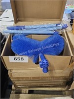 3- round cleaning brushes