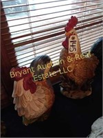 One rooster cookie jar and one rooster