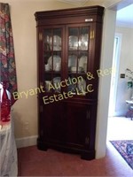 Mahogany corner cabinet without contents
