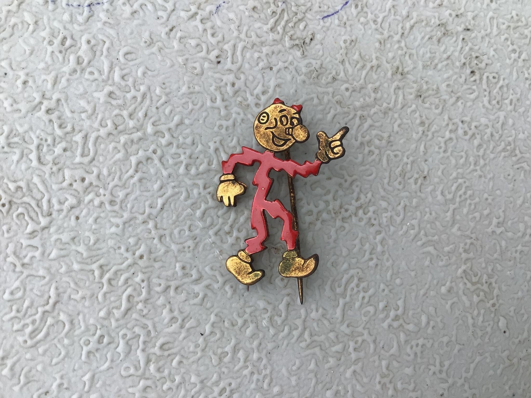 RARE VINTAGE EARLY REDDY KILOWATT COLLECTIBLE PIN