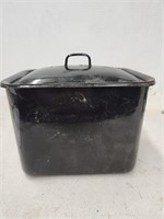 Enameled Pan with Lid