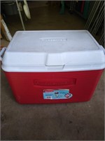 Rubbermaid 68 qt cooler