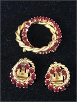 MATCHING RED AND GOLD BROOCH/EARRINGS