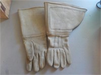Pr. Vintage gloves