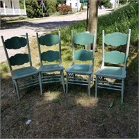 ANTIQUE SET OF 4 WOODEN CHAIRS