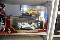 Die Cast Cars '40 BMW 328 & #30 Nascar