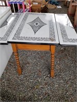 Extendable working table with metal top dimensions