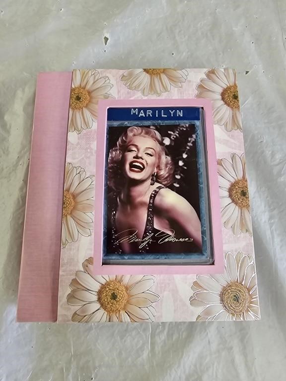 Marilyn Monroe Trading Card Album