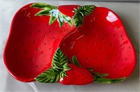 11''x9-1/2'' Divided Strawberry Dish