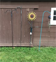 Metal Garden Decor/Shepherd Hooks
