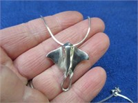 sterling silver stingray pendant & 16in chain