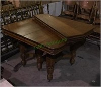 Amazing dining room table of oak with intricately
