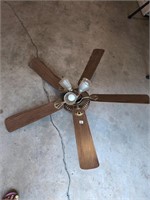 Ceiling fan w light