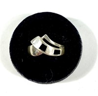 Sterling silver ring with inlaid black onyx and