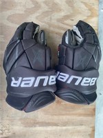 Hockey Equipment - Bauer Gloves