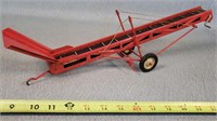 1/16 Tru-Scale Bale Conveyer