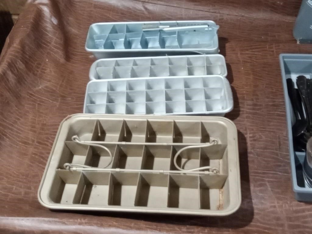 vtg aluminum ice trays