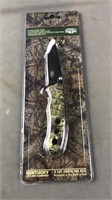 New Mossy Oak Spring Assist Pocket Knife Clam Pack