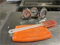 Plastic Dough Scrapper, Spatula & Thermometers