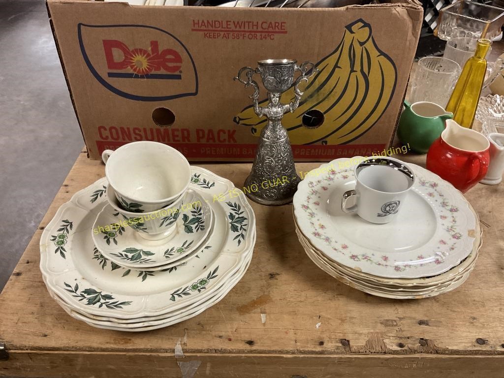Wok with lid.collectible plates ,tea