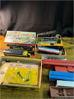 HO SCALE TRAIN CARS, ENGINE AND ACCESSORIES