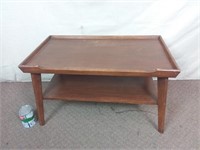 Petite table en bois 30''x17''x17''