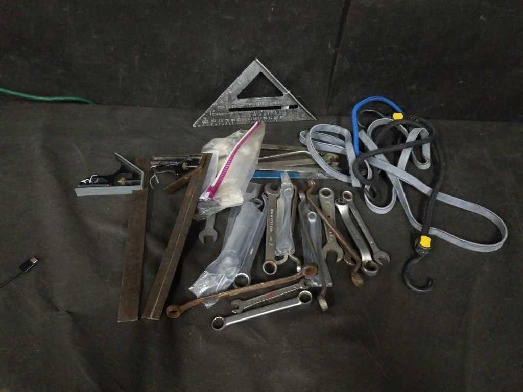 ESTATE LOT OF WRENCHES