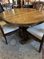 BEAUTIFUL CLAW FOOT EXTENDABLE TABLE WITH 3 E