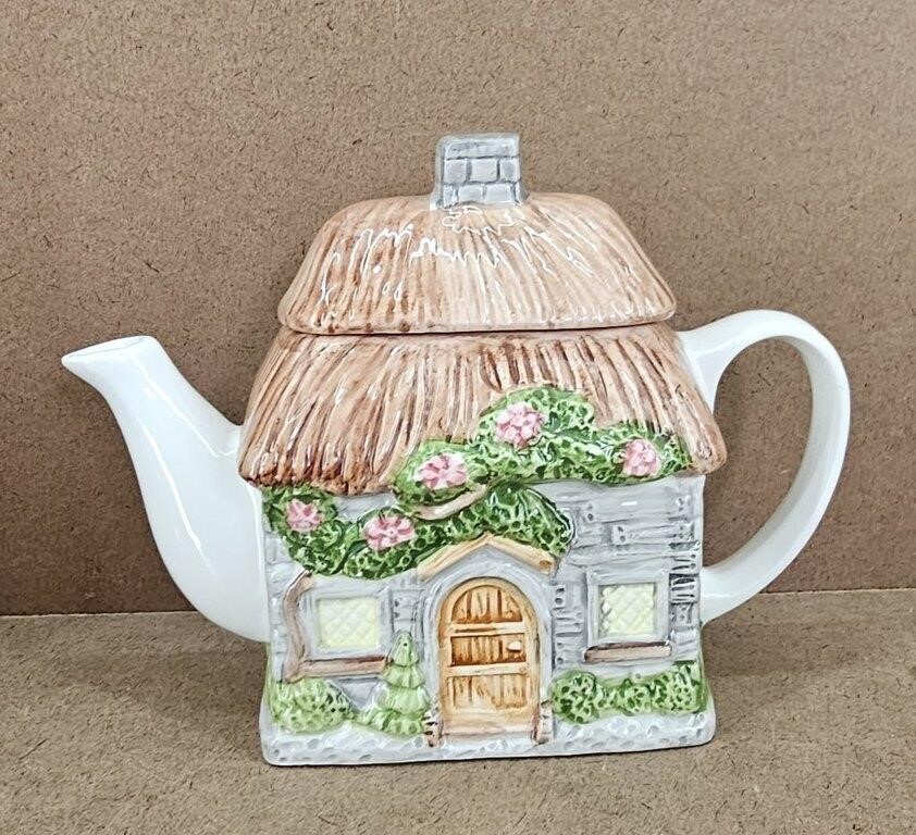 Irish Cottage House Teapot