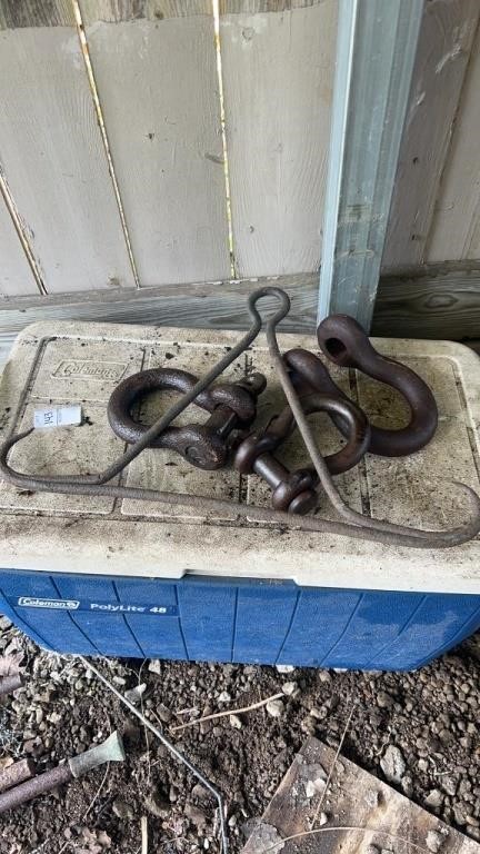 Lot of clevis’s and blue Coleman grill