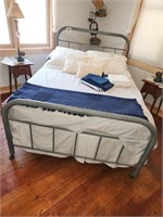 Double bed, bedding & heated mattress pad