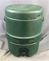 Igloo 2 Gallon Beverage Cooler W/ Handle &