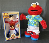 (P)Dancing Elmo And Wind-up Toy Soldier