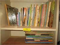 2 Shelves Kid's Books/Magazines
