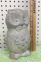 SMALL CEMENT GARDEN OWL