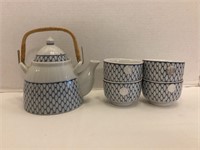 Japanese Teapot with Four Cups