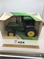 ERTL JOHN DEERE 4955 MFWD. 1/16 SCALE