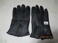 Pair of XL Leather Gloves