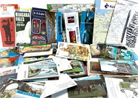 Lot de cartes postales + cartes routières diverses