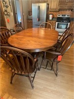 Dining table & 6 chairs
