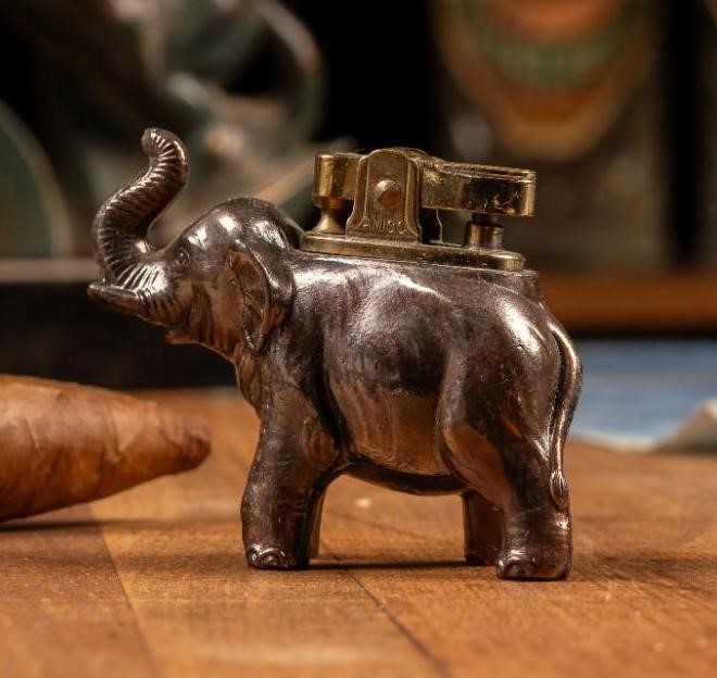 Small Japanese Elephant Lighter