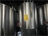 STAINLESS STEEL BREWING TANK