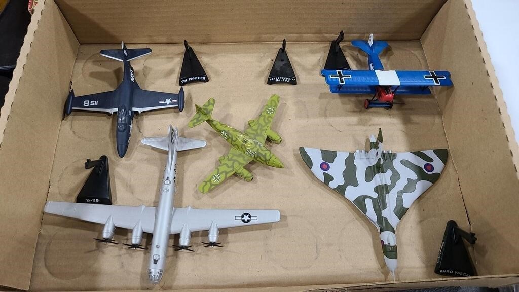 DIE-CAST MODEL AIRPLANES