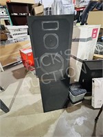 Hitatchi HS-902 floor model speakers