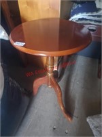 Small Side Table (Connex 1)