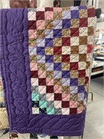 Checkerboard Pattern Quilted Table Cover