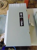 GE Safety Switch (200 amp)