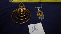 Lisner gold colored  clip, filigree necklace