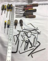 F10) SELECTION OF 16 SCREWDRIVERS, HUSKY, STANLEY