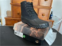 NEW black sz 7 "duck" style boots